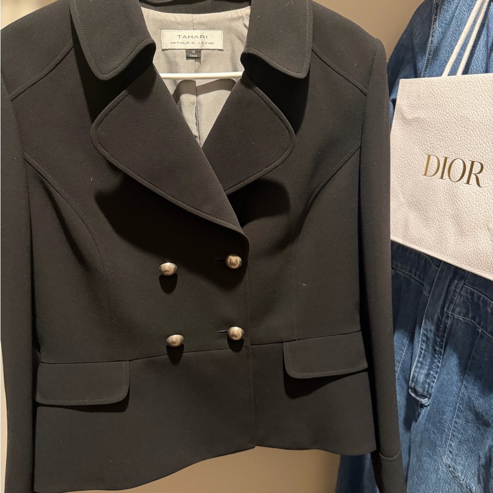Tahari Elegant Black Double-Breasted Blazer